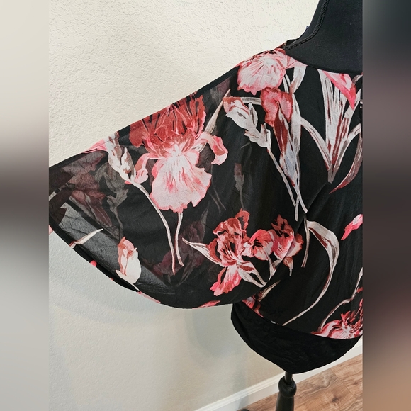 Floral Blouse - Picture 2 of 6